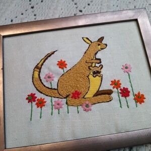 Vtg Crewel Kangaroo Joey Baby 70s‎ Wall Art Framed Embroidery Stitched 10x8"